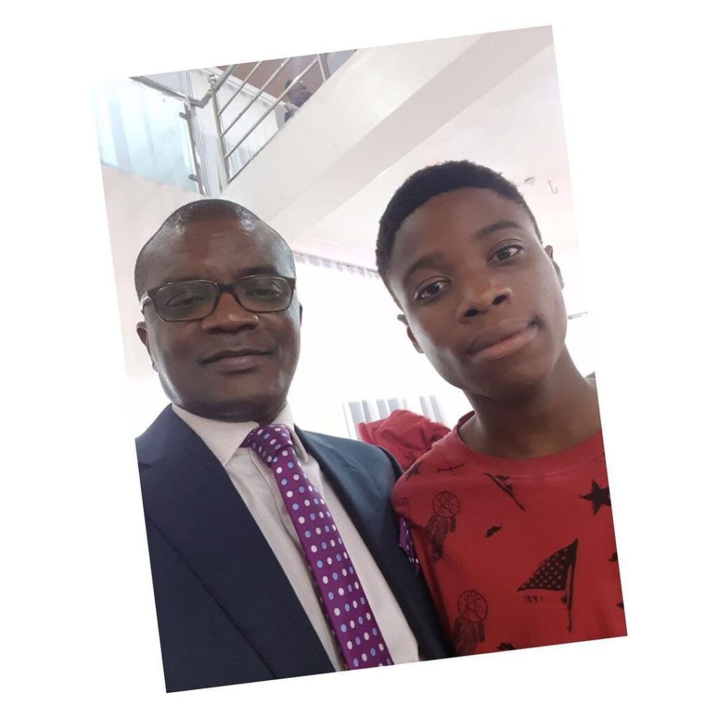 Secondary School Boy Who Returned Lost Phone To Owner Get Rewarded By Wedding Guests With N340,000