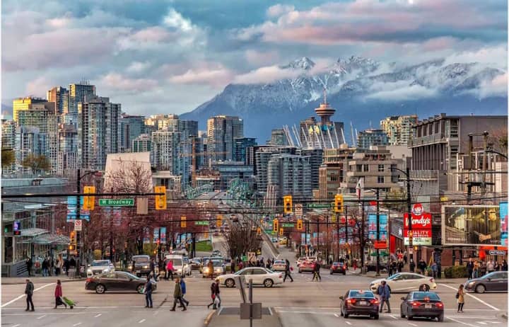 The best Canadian cities for high-paying jobs