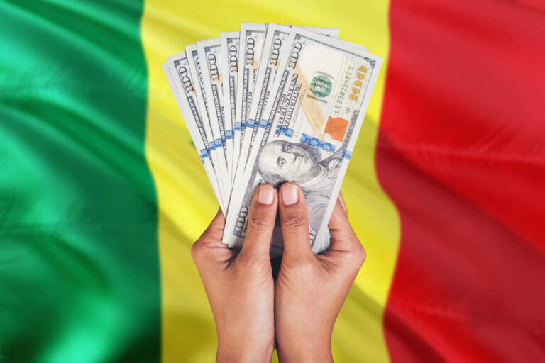 Senegal flag representing Senegal bonds $537 million oversubscribed sale